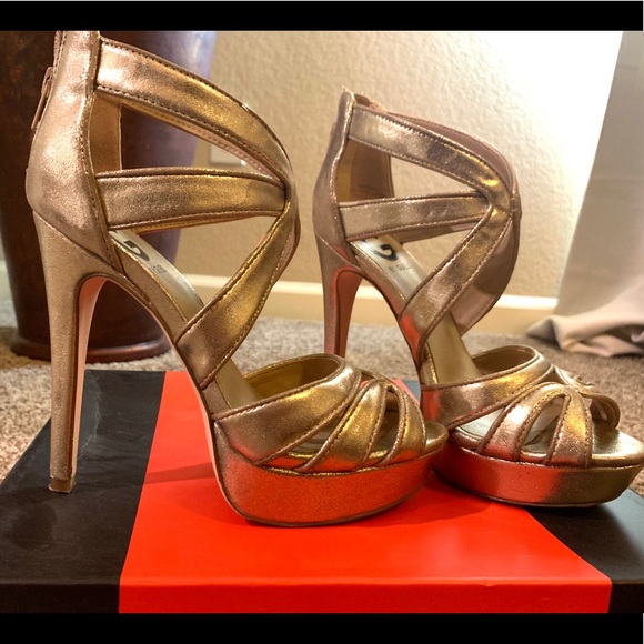 G by guess good heels - Picture 2 of 3